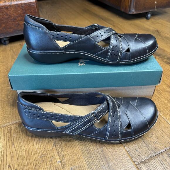 Clarks Shoes - Clarks Ashland Spin Q Shoes Women 10 N Black Leather Comfort Hook & Loop Strap